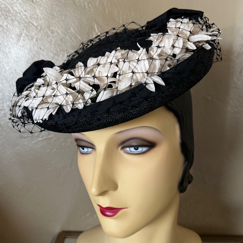 1940s' BLACK TILT HAT WITH WHITE FLOWERS + BOWS & VEILING